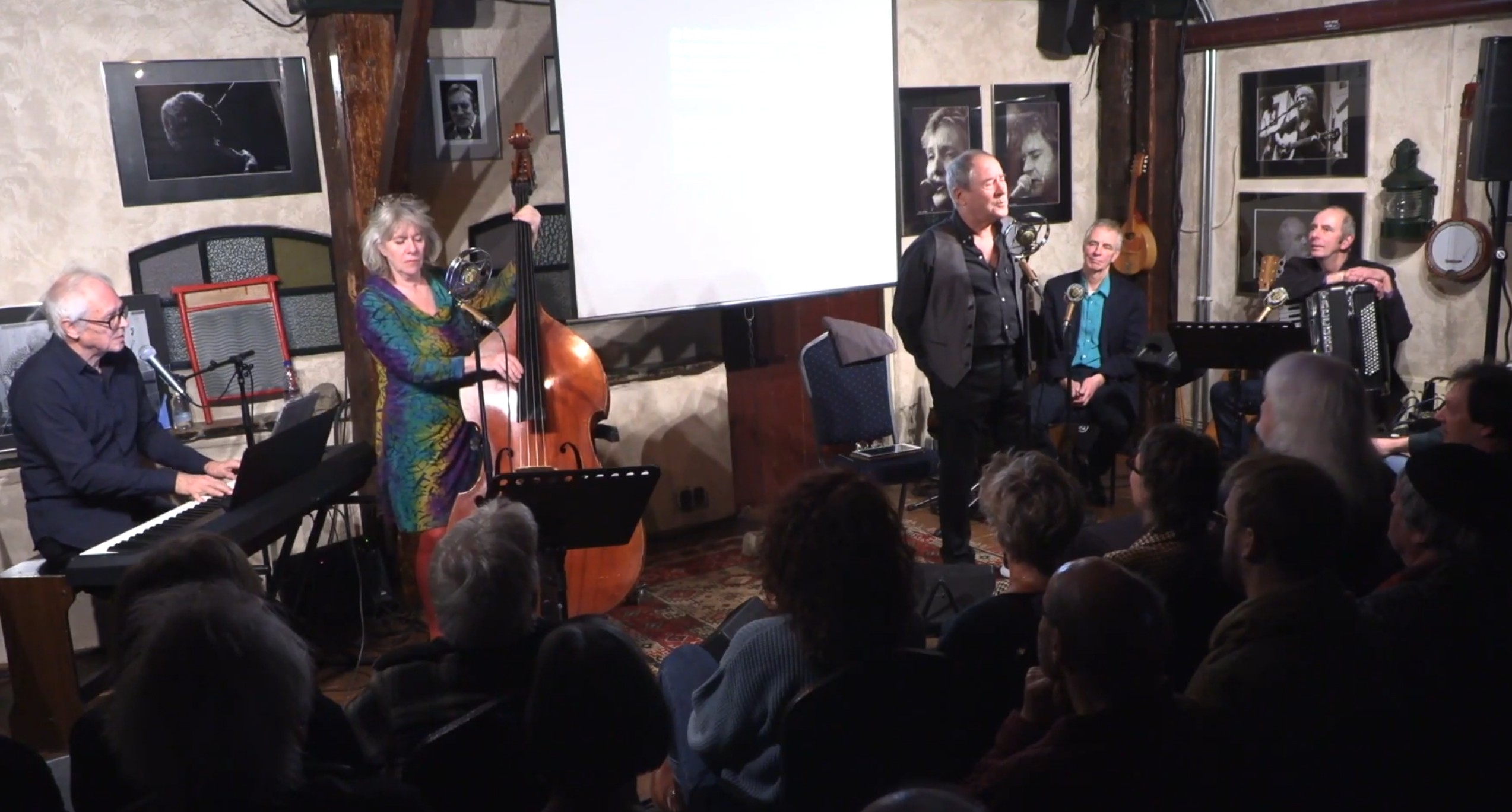 Marjolein Meijers en de Amazing Stroopwafels in het Groene Kerkje Lambertschaag