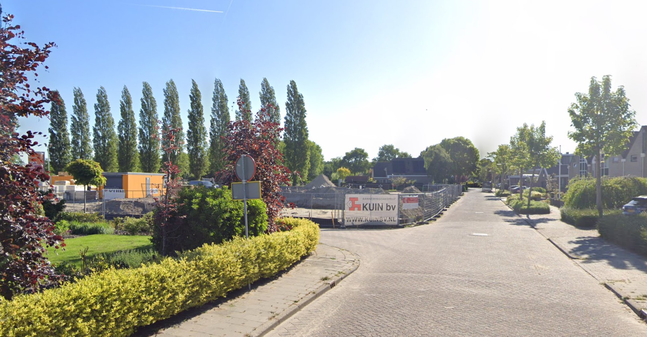 Luchtfoto van Wervershoof met locatie nieuw trafostation nabij Bosweid 5