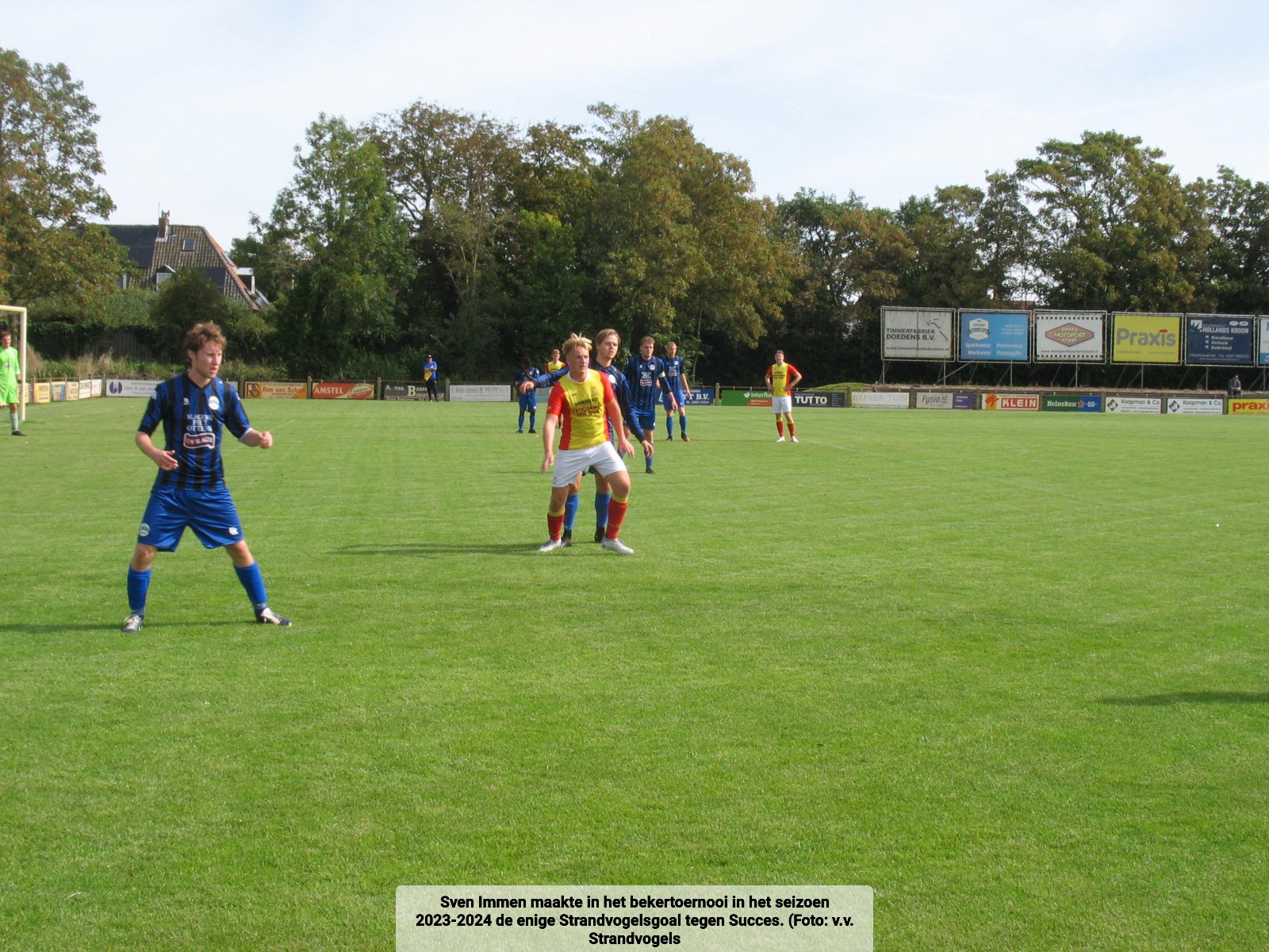 Strandvogels in actie tijdens competitiewedstrijd tegen Succes