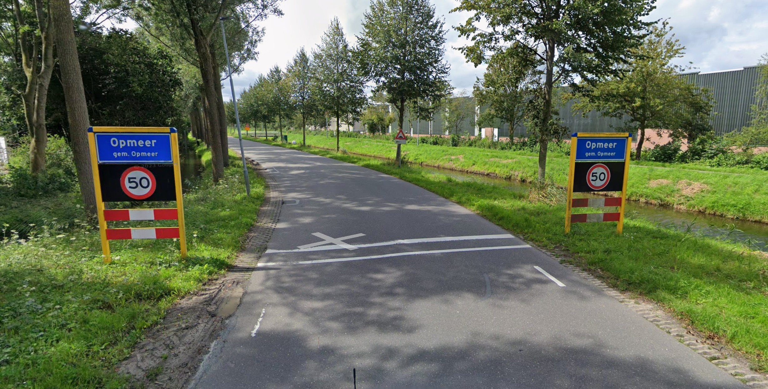 Inwoners van Opmeer bespreken leefbaarheid en voorzieningen tijdens bijeenkomst in het gemeentehuis