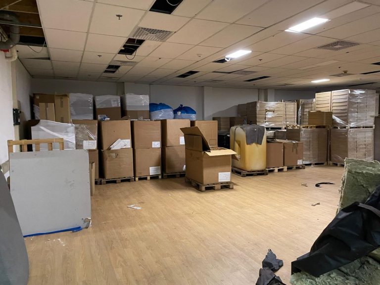 In beslag genomen tabak en machines in illegale sigarettenfabriek Heerhugowaard