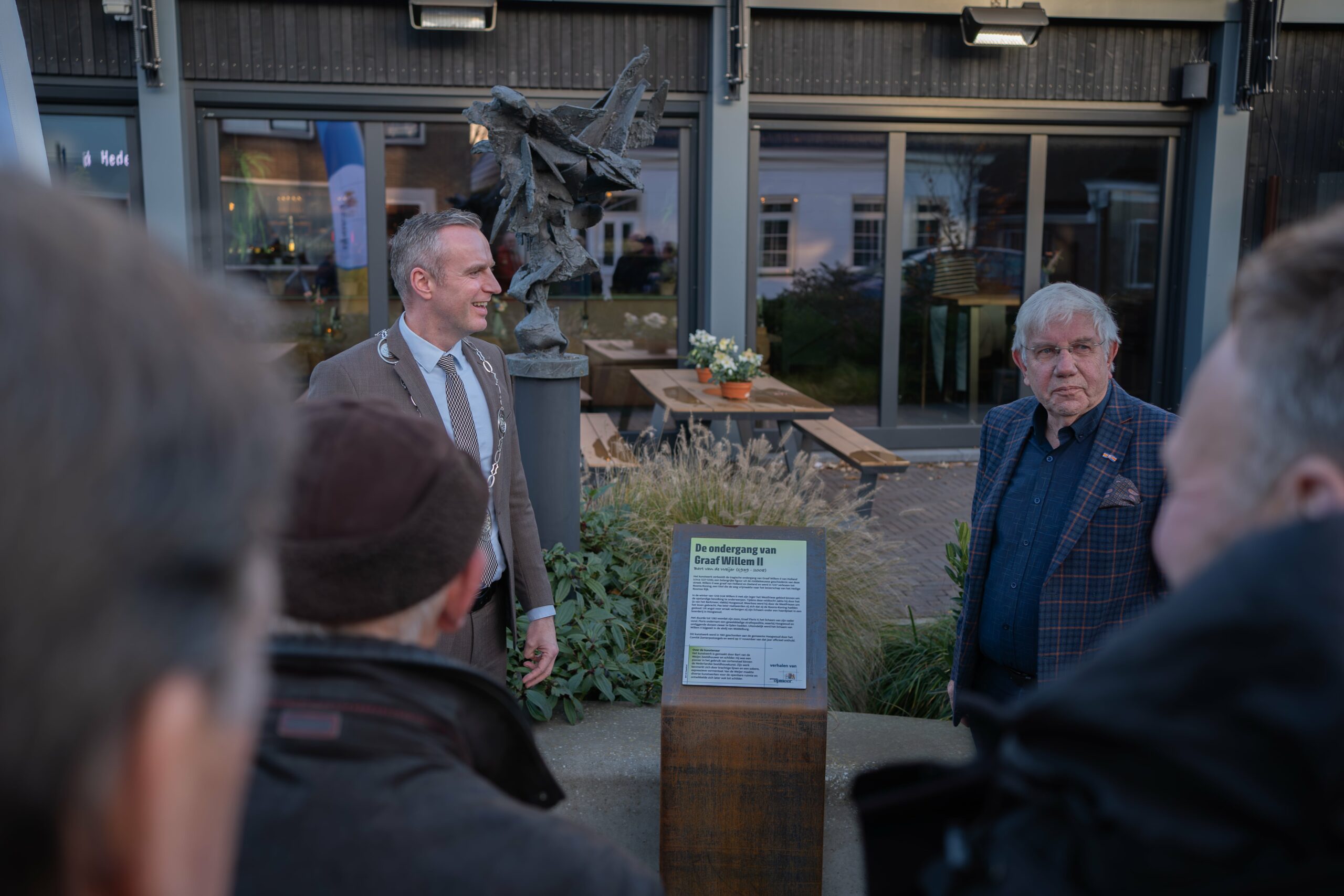 Uitlegbord bij kunstwerk Graaf Willem II in Hoogwoud