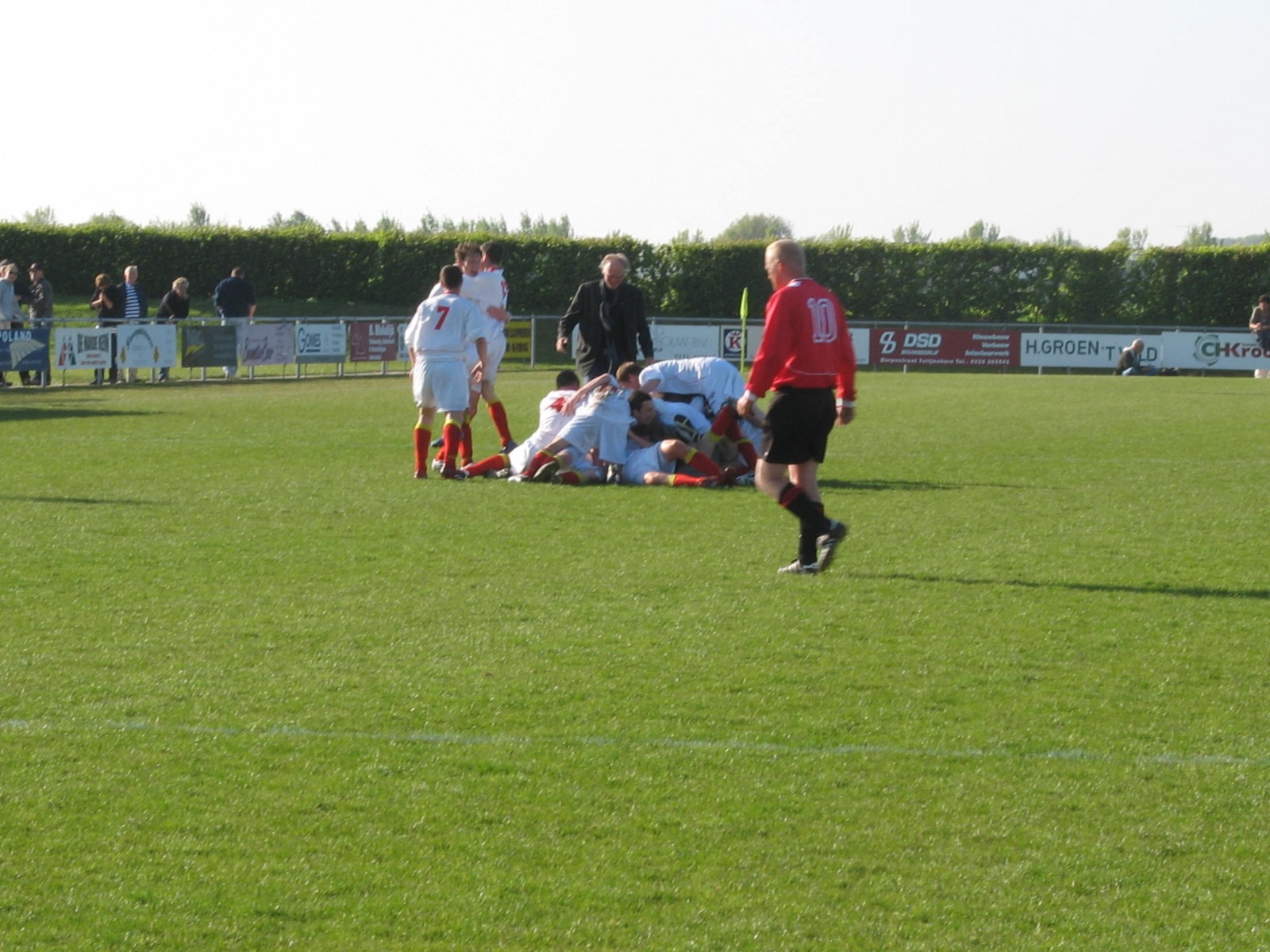 Strandvogels tijdens een uitwedstrijd tegen Con Zelo in Waarland
