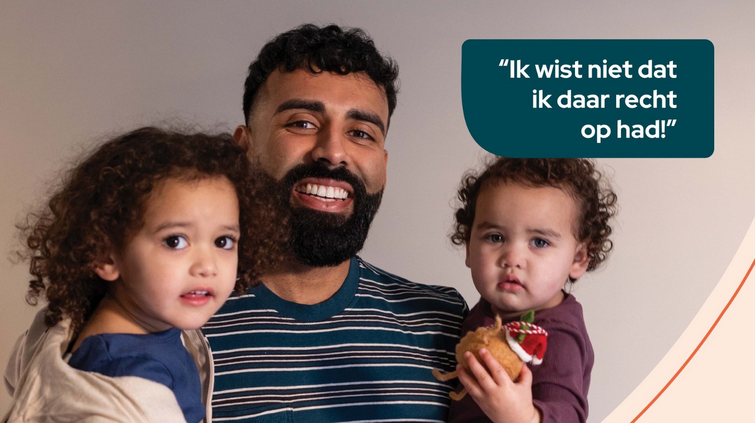 Wethouder Karin Hakhoff introduceert De VoorzieningenWijzer in Hoorn, een hulpmiddel om regelingen en toeslagen beter te benutten.