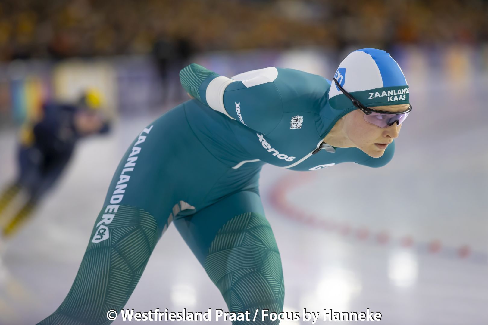Bente Kerkhoff in actie tijdens een 5000 meter schaatswedstrijd