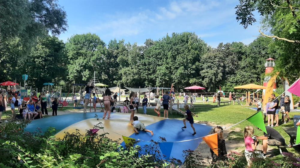 Stadsspeeltuin de Speelhoorn als sociale ontmoetingsplek voor kinderen en gezinnen