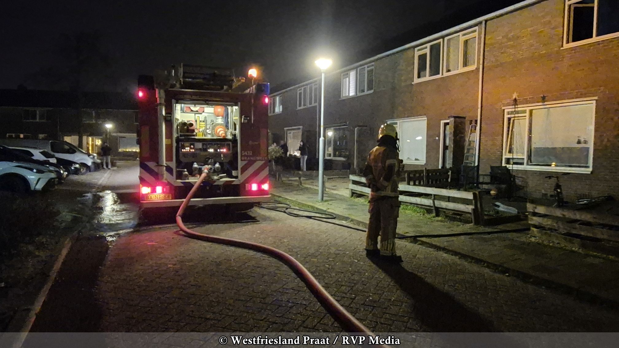 Brandweer Medemblik blust brand in meterkast van woning