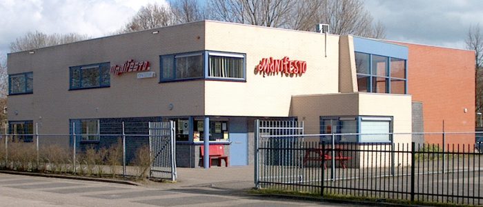 Live optreden van bands tijdens Bands met impact bij poppodium Manifesto