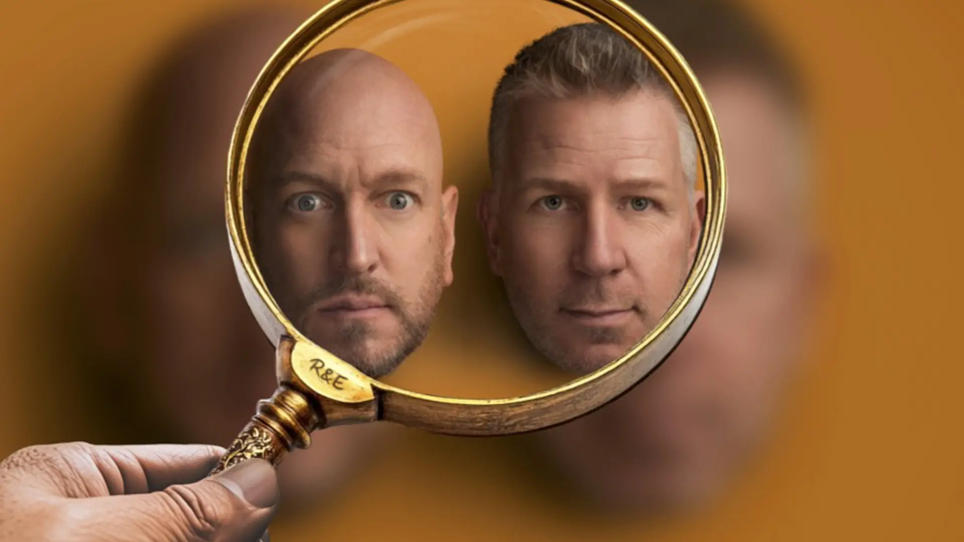 Rob en Emiel tijdens hun theatershow THINKING LIKE SHERLOCK in het BON-theater Medemblik