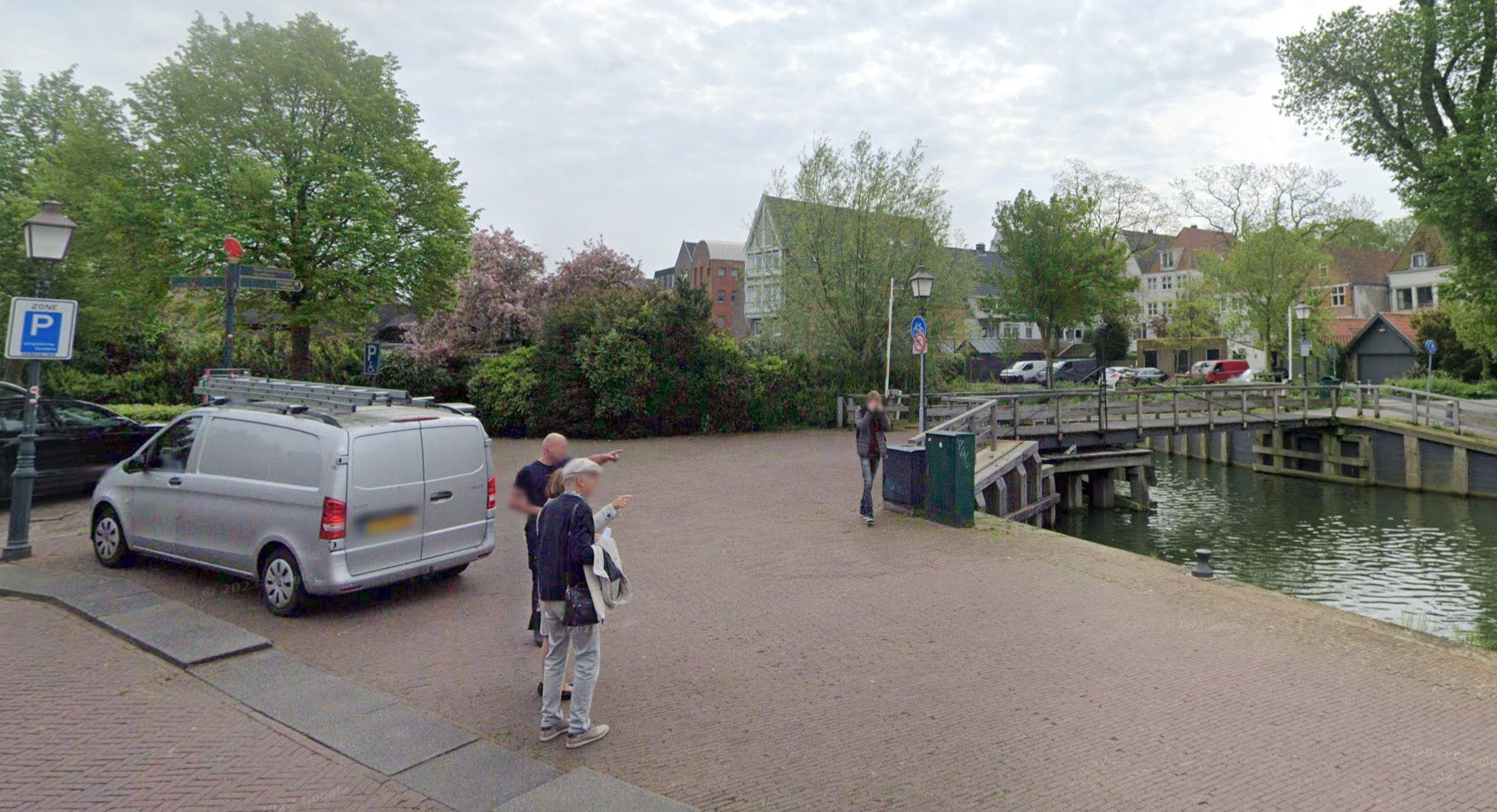 Plaatsing ondergrondse afvalcontainers en GFE-cocons in de binnenstad van Hoorn