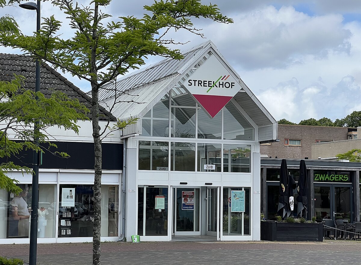 Kerstsfeer en kerstactiviteiten in winkelcentrum Streekhof met muziek en levende standbeelden