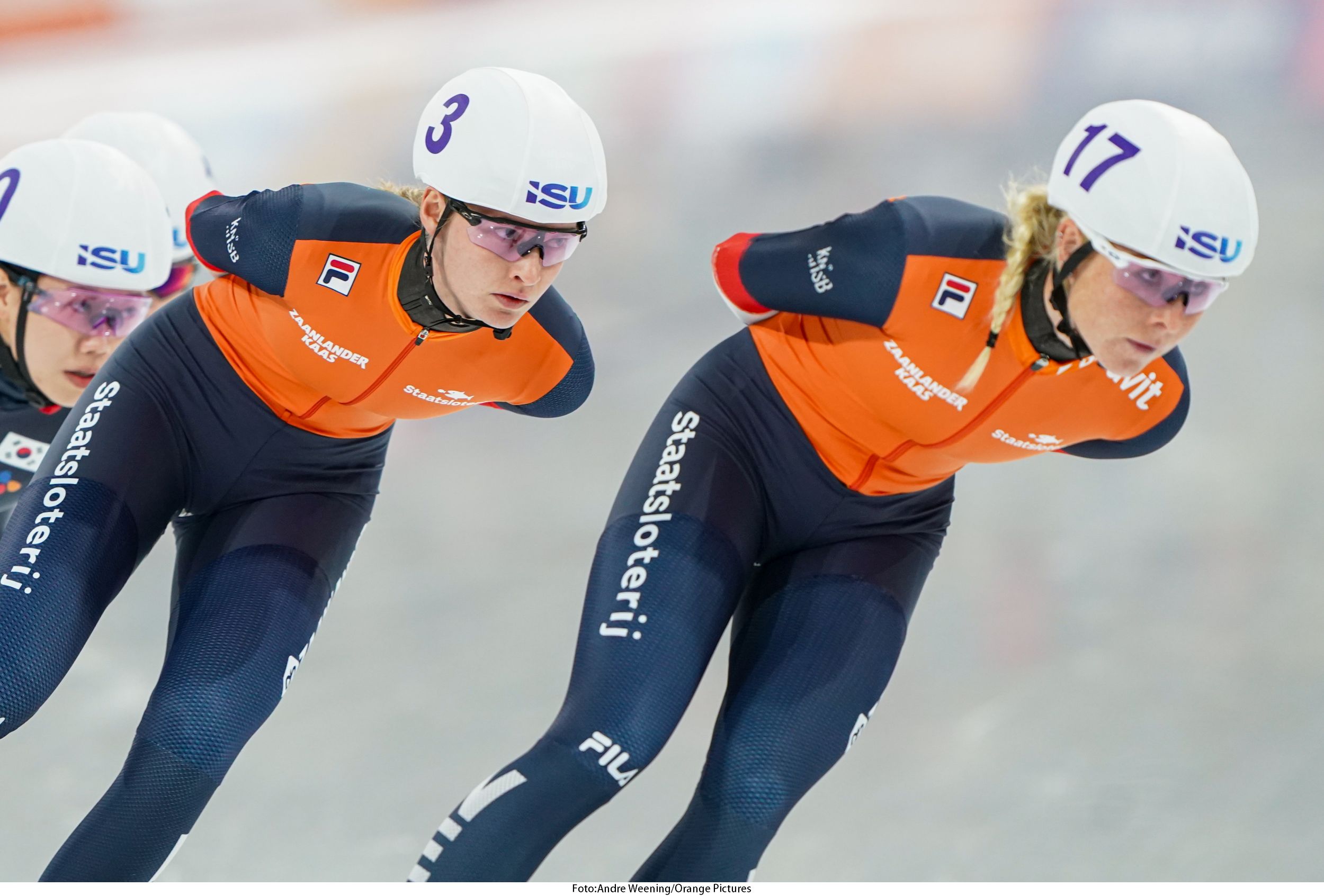 Bente Kerkhoff in actie tijdens internationale schaatswedstrijd