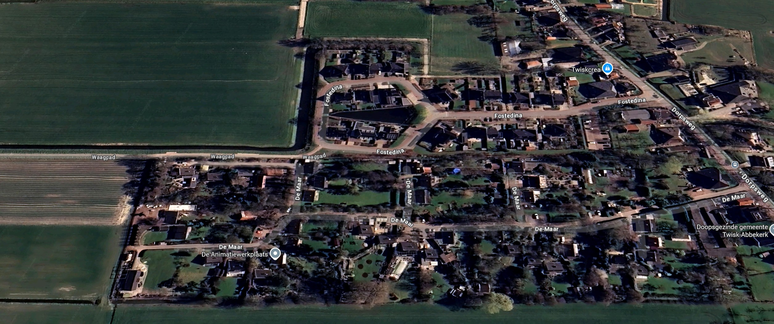 Bewoners van Twisk uiten zorgen over woningbouwplannen bij Fostedina en verkeersveiligheid in de wijk.