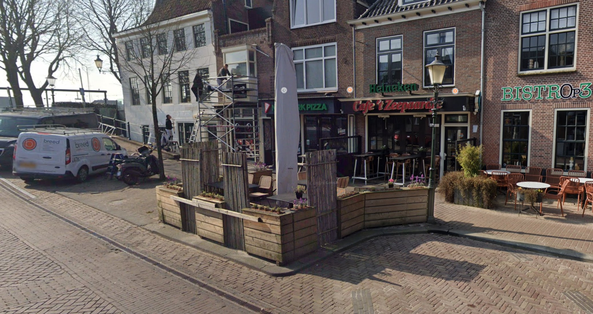 Verkeerssituatie bij pizzeria aan de Kaasmarkt in Medemblik