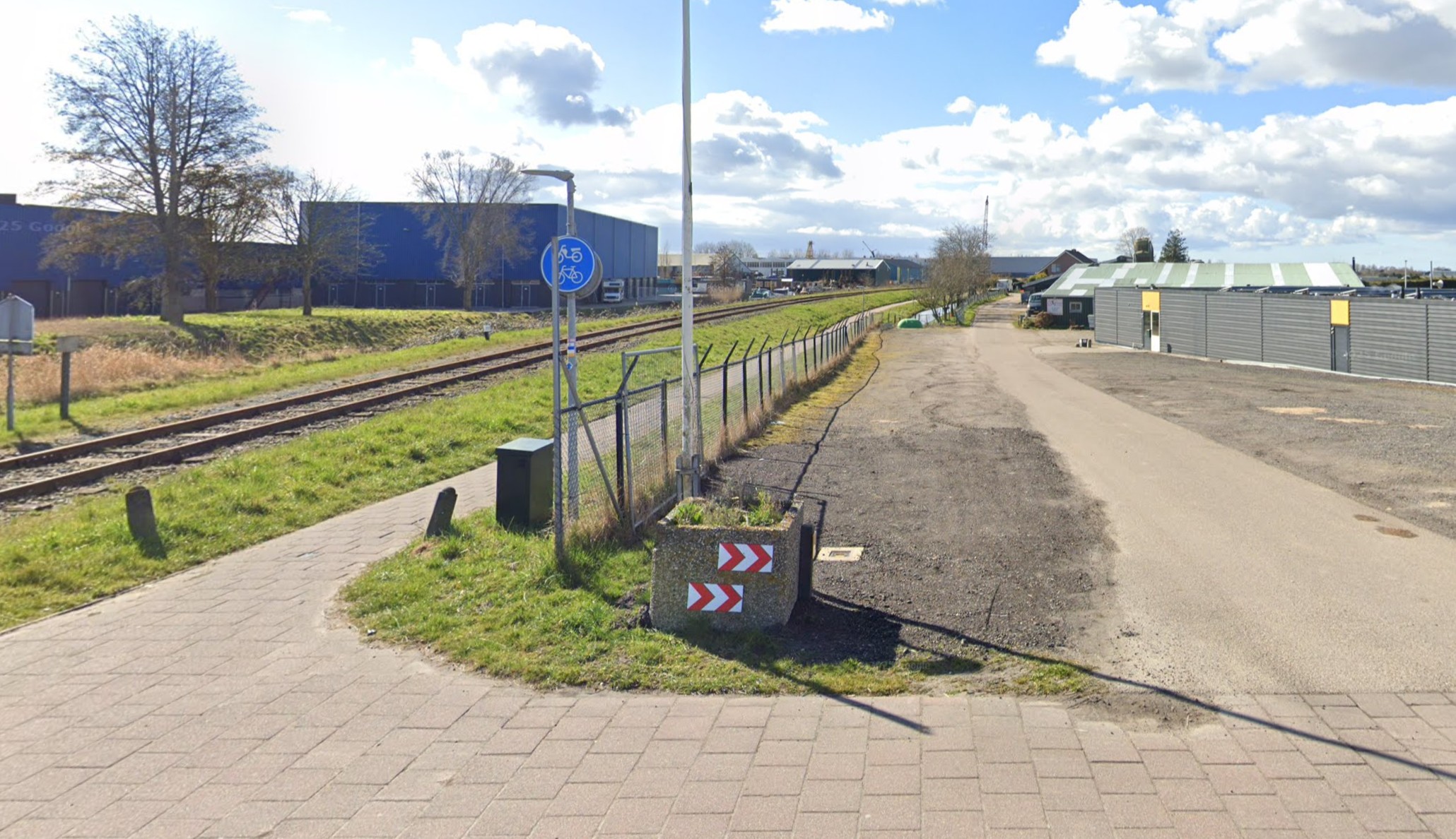 Het Opperdoezerpad tussen Opperdoes en Medemblik waar betere verlichting wordt gevraagd voor de veiligheid