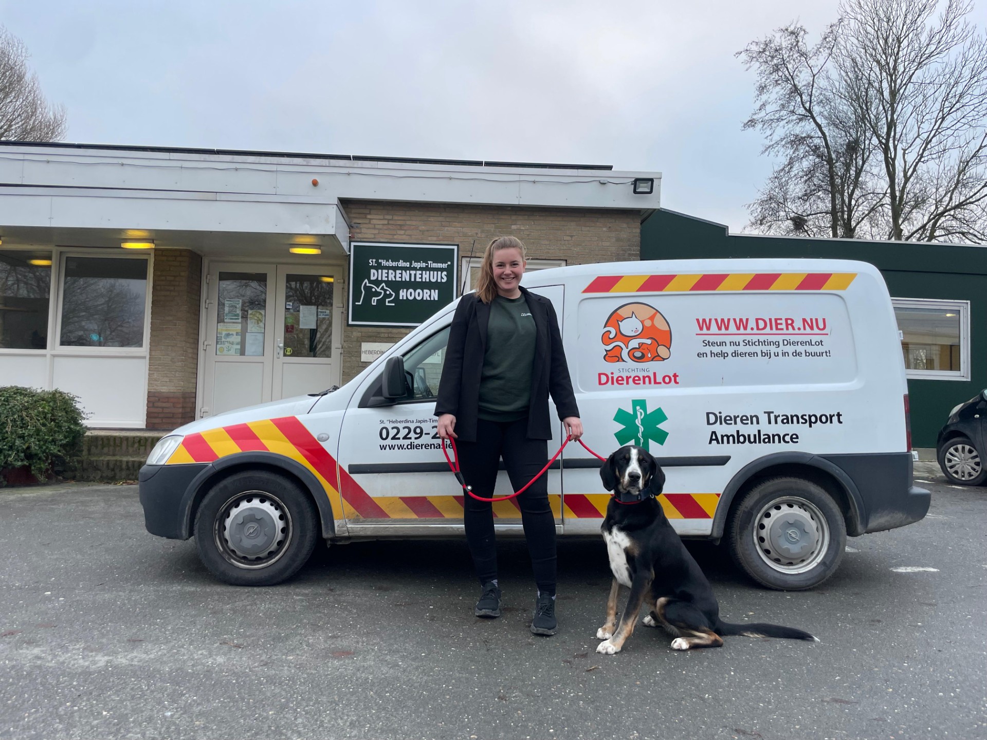 Oudjaarsverkoop en loterij bij Dierentehuis Hoorn aan de Schellinkhouterdijk