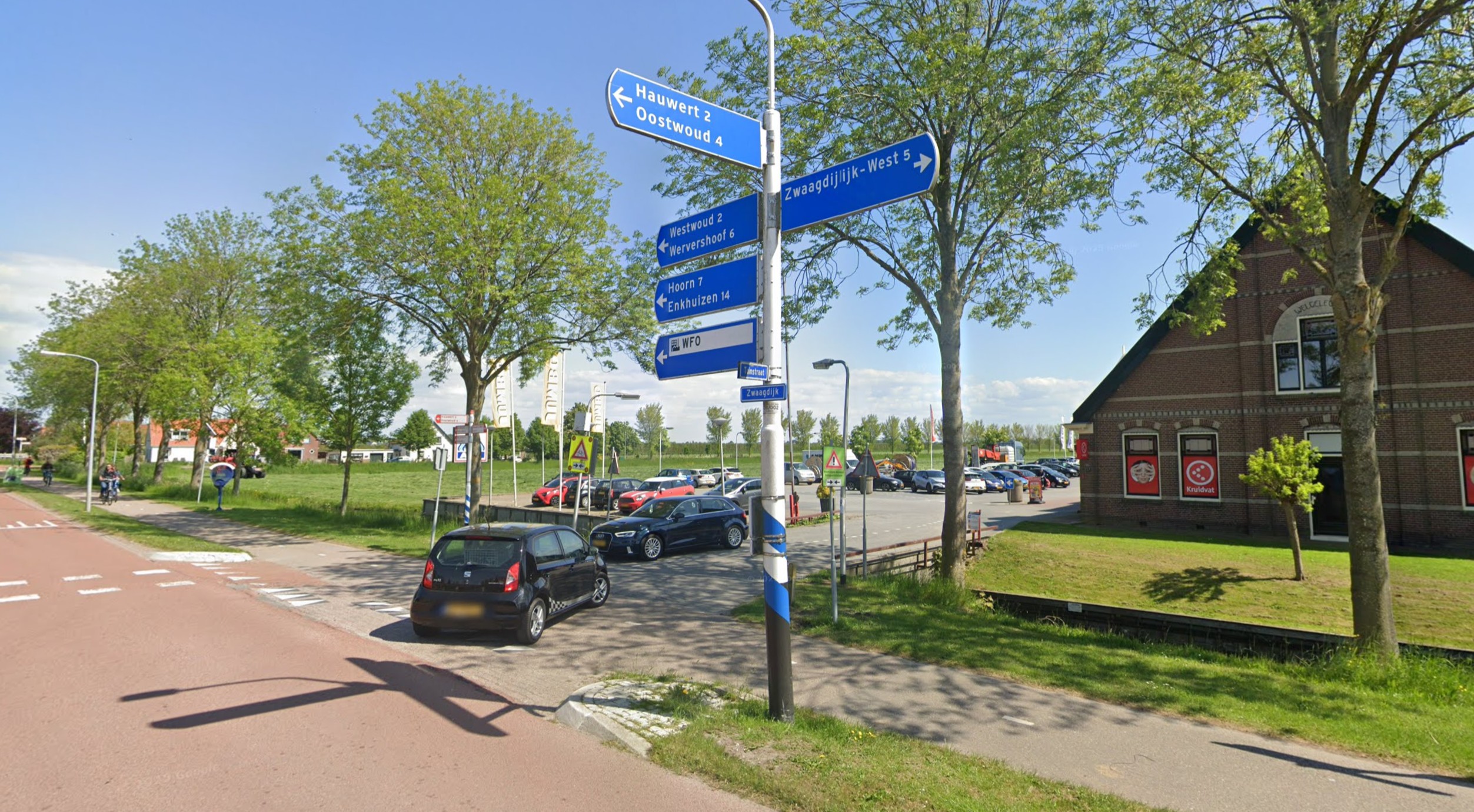 Kruising Noorderboekert en Zwaagdijk bij Winkelhart Zwaagdijk-Oost