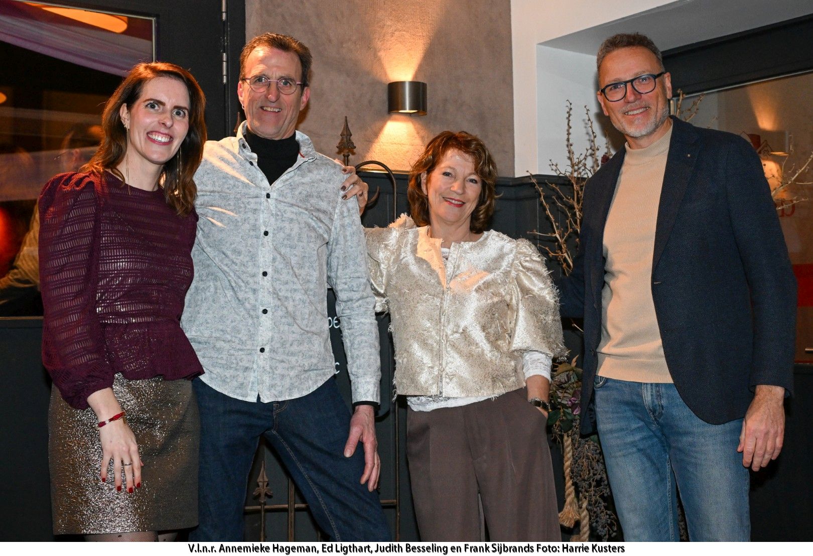 Jaarvergadering van ondernemersvereniging Bedrijvengroep Stede Broec met leden en bestuur