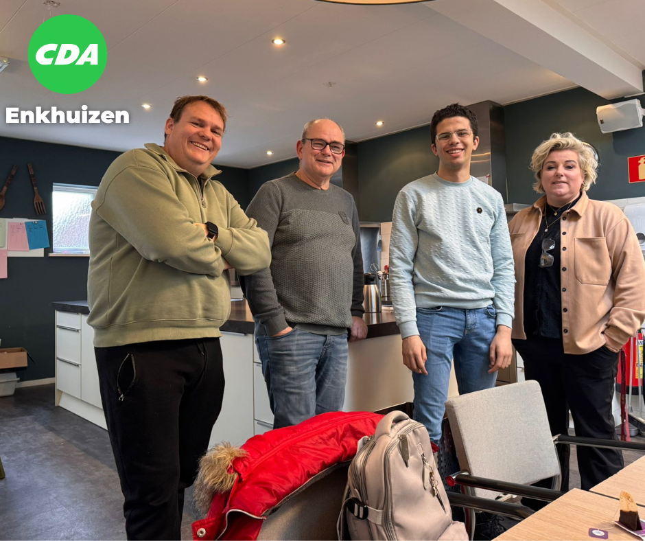 Werkbezoek van CDA Enkhuizen aan zorgaanbieder De Baanbreker in Enkhuizen, gesprek over toegankelijke zorg en WMO.