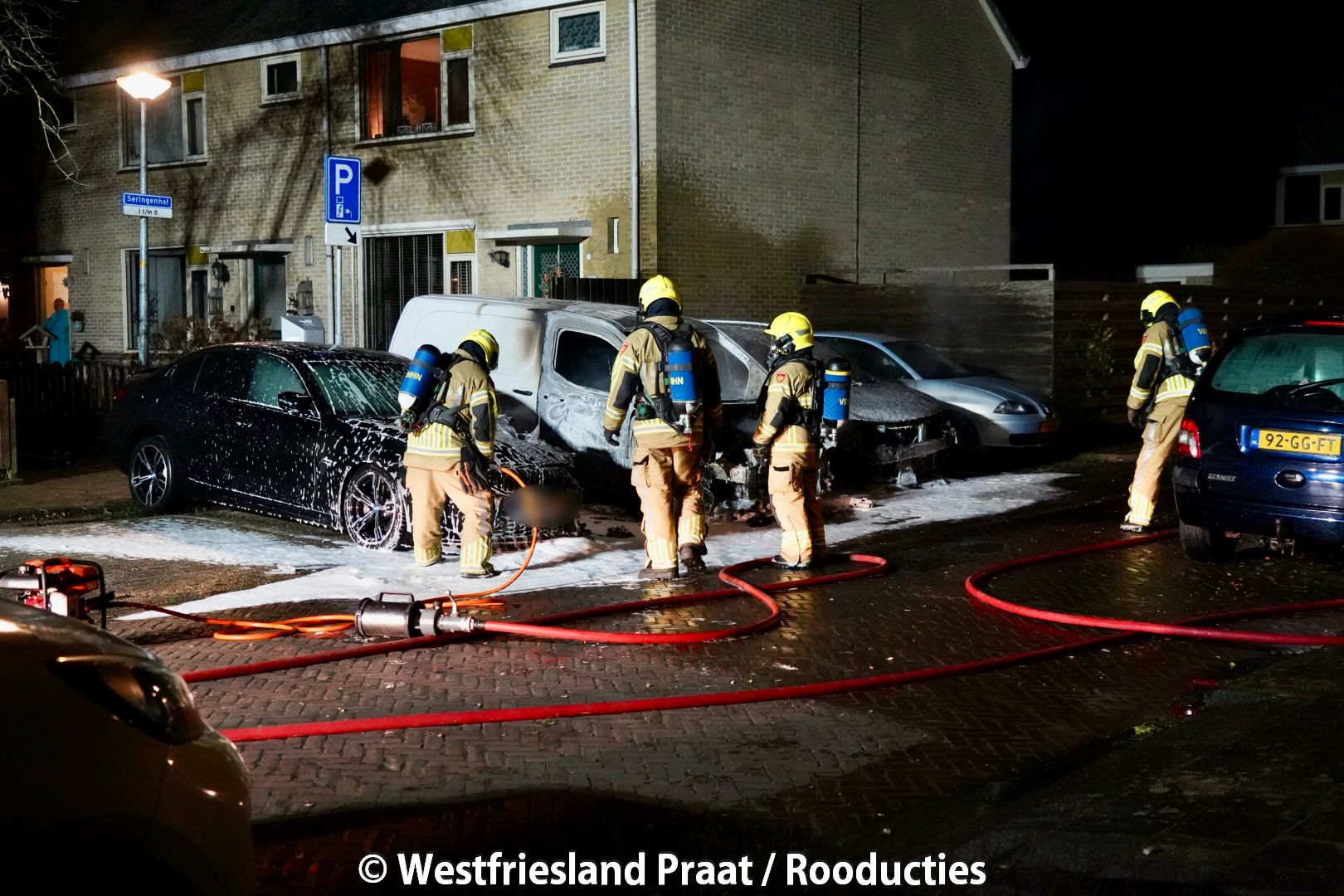 Brand en politie-inzet tijdens zware jaarwisseling met geweld en vernielingen