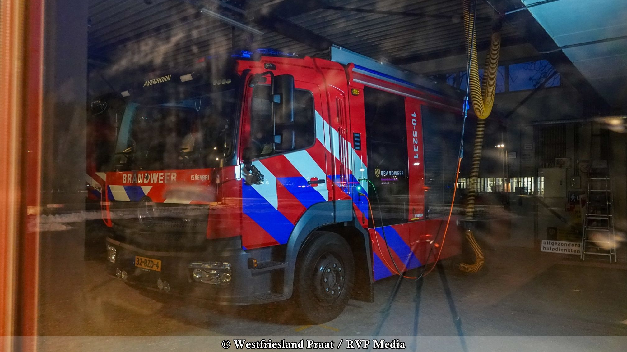 Brandweerwagen in kazerne Avenhorn waaruit hydraulisch redgereedschap is gestolen na een inbraak