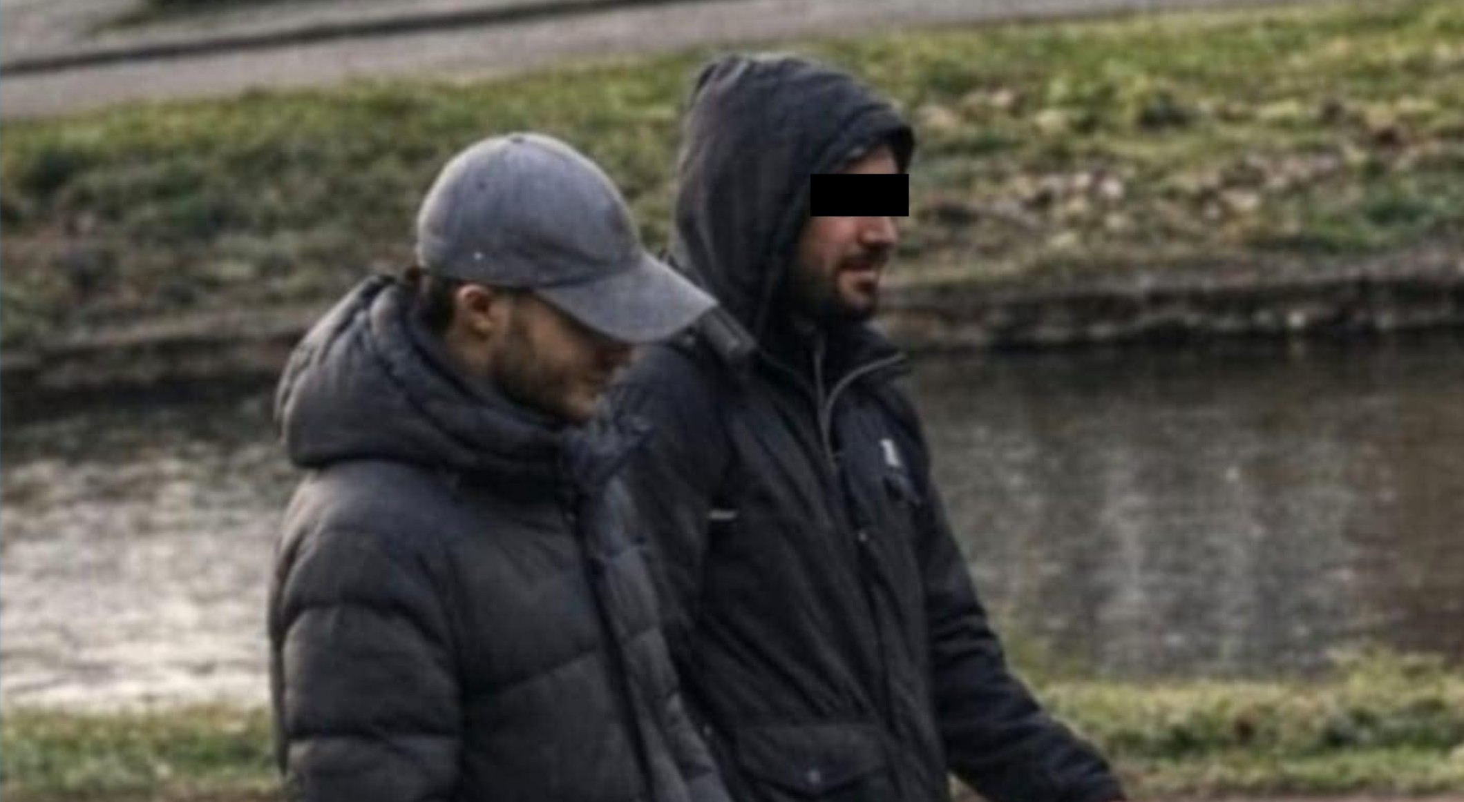 Camerabeelden van verdachte mannen die mogelijk betrokken zijn bij inbraken in West-Friesland.