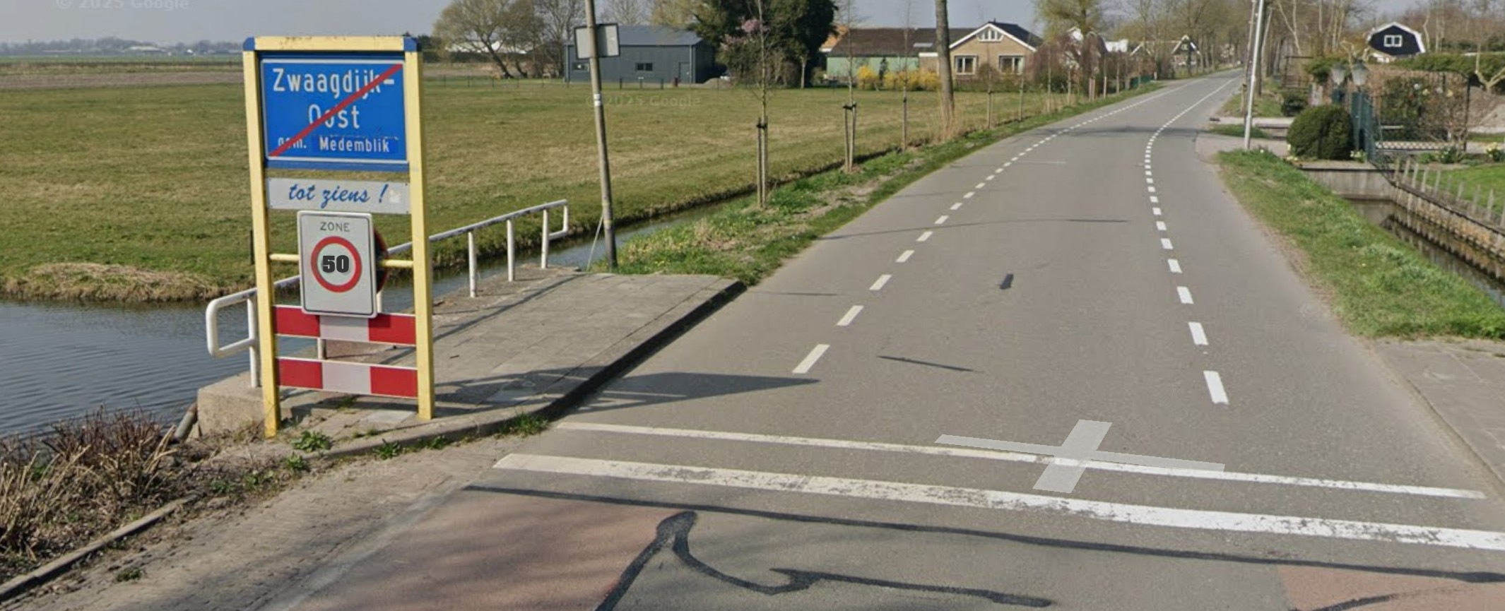 Tuinstraat tussen Hauwert en Zwaagdijk-Oost waar de maximumsnelheid wordt verlaagd naar 50 km/u