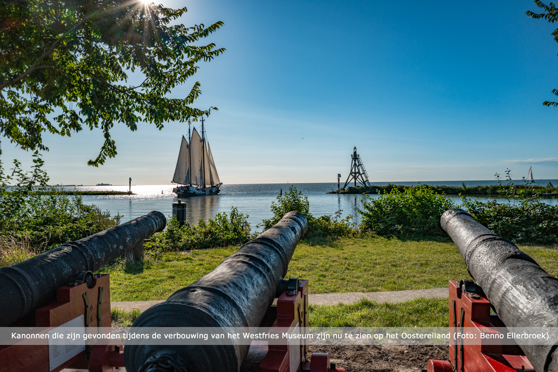 Kanonnen die zijn gevonden tijdens de verbouwing van het Westfries Museum zijn nu te zien op het Oostereiland