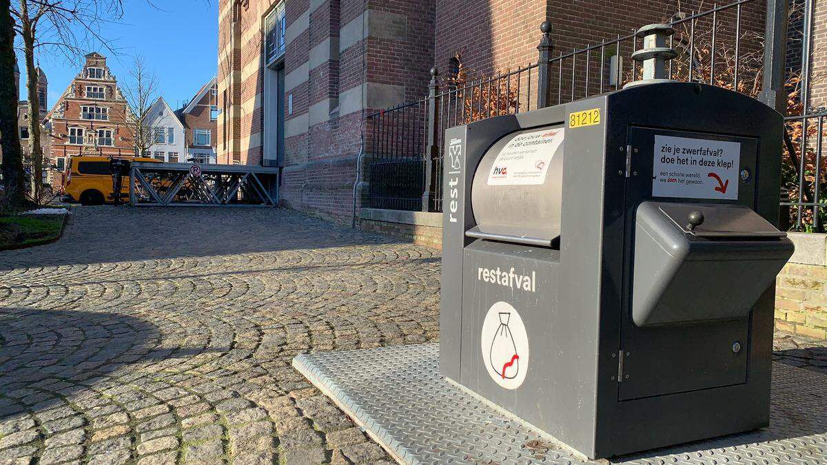 Ondergrondse afvalcontainers in de binnenstad van Hoorn