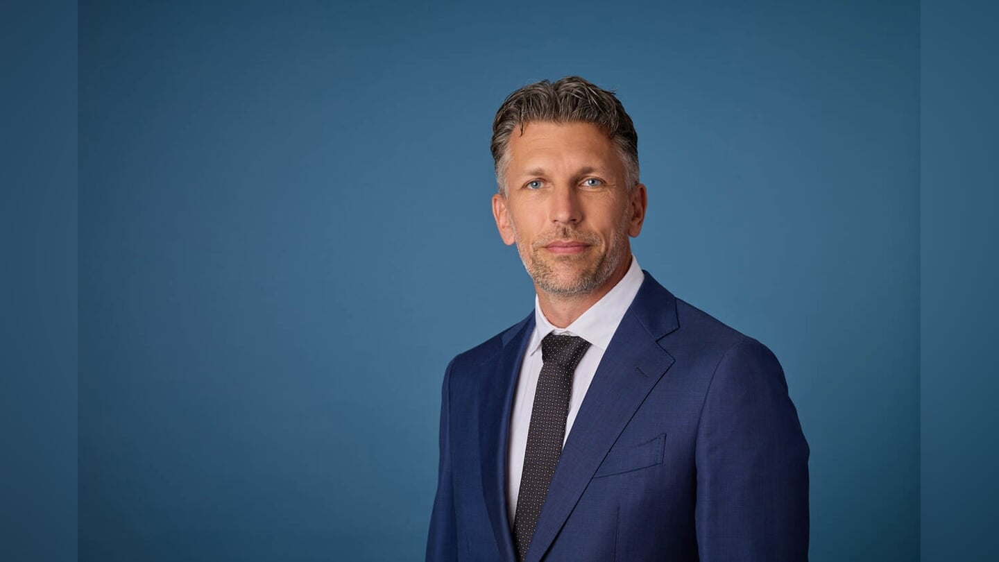 Minister Frank Rijkaart tijdens debat in de Tweede Kamer over openbare voorzieningen en toegankelijkheid