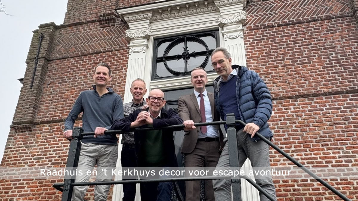 Ondertekening huurovereenkomst tussen gemeente Opmeer en ’t Kerkhuys in het raadhuis van Spanbroek