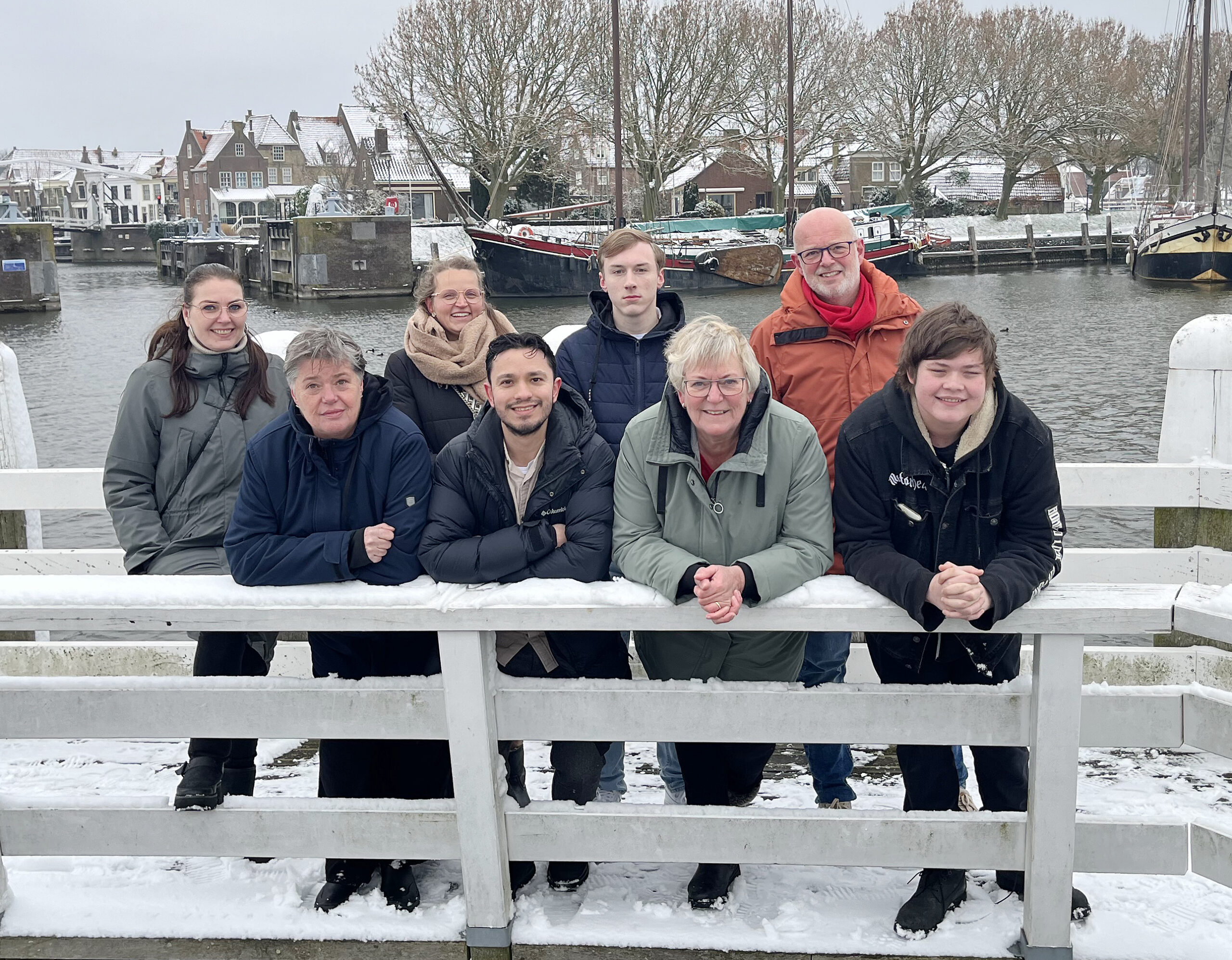 De eerste acht kandidaten van de SP Enkhuizen met lijsttrekker Margreet Keesman