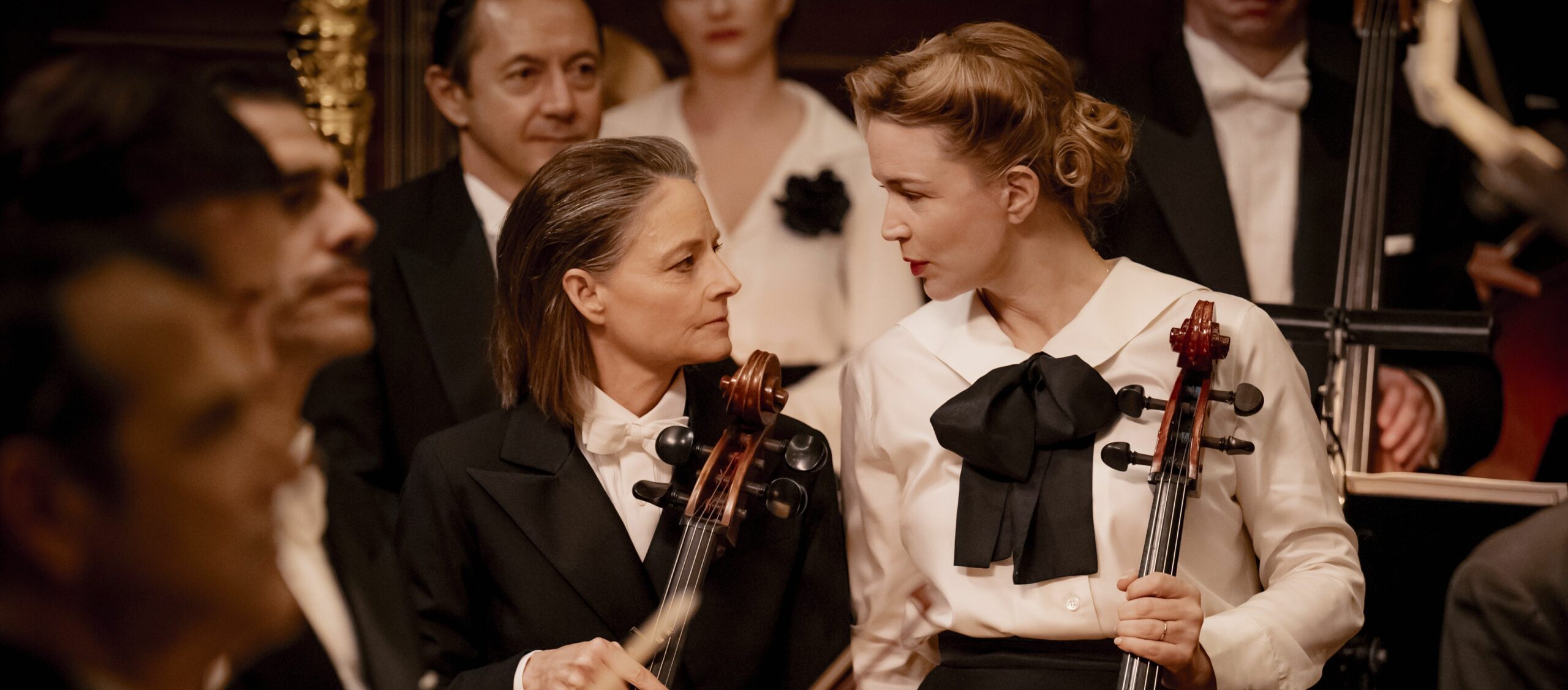 Filmstill uit Vie Privée (2025) met Jodie Foster als psychiater Lilian in een dramatische scène.