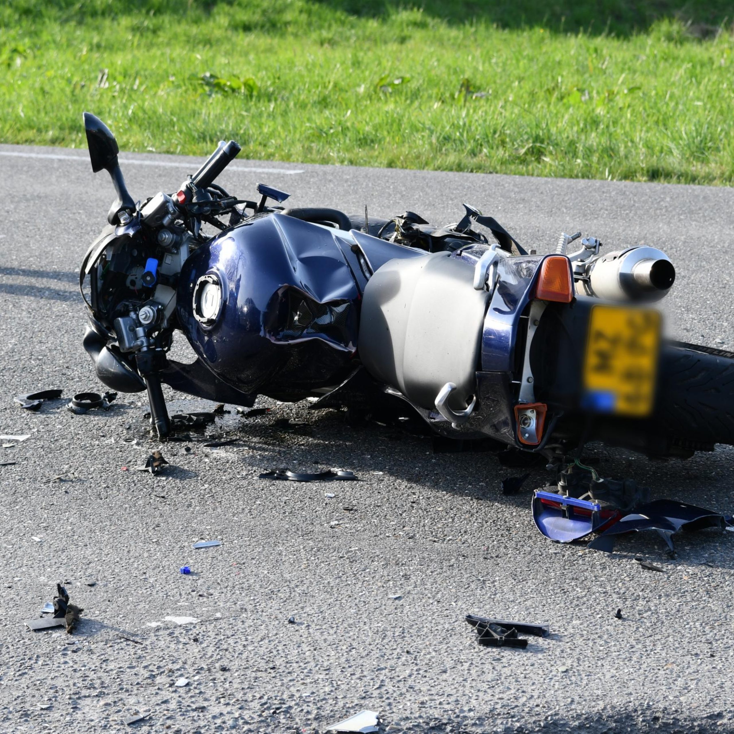 Motorrijder gewond na botsing met auto’s in Berkhout
