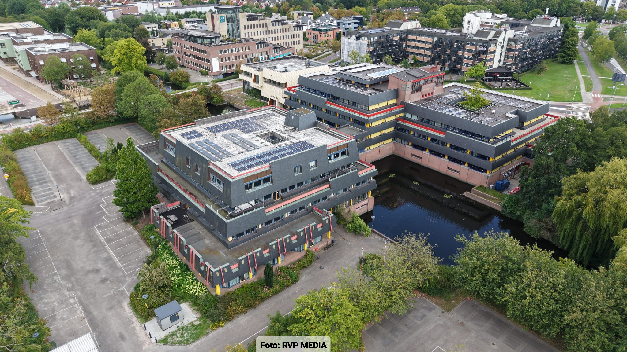 De transformatie van gebouwdeel C van het voormalige stadhuis in Hoorn tot tijdelijke opvanglocatie voor Oekraïense ontheemden is in volle gang.
