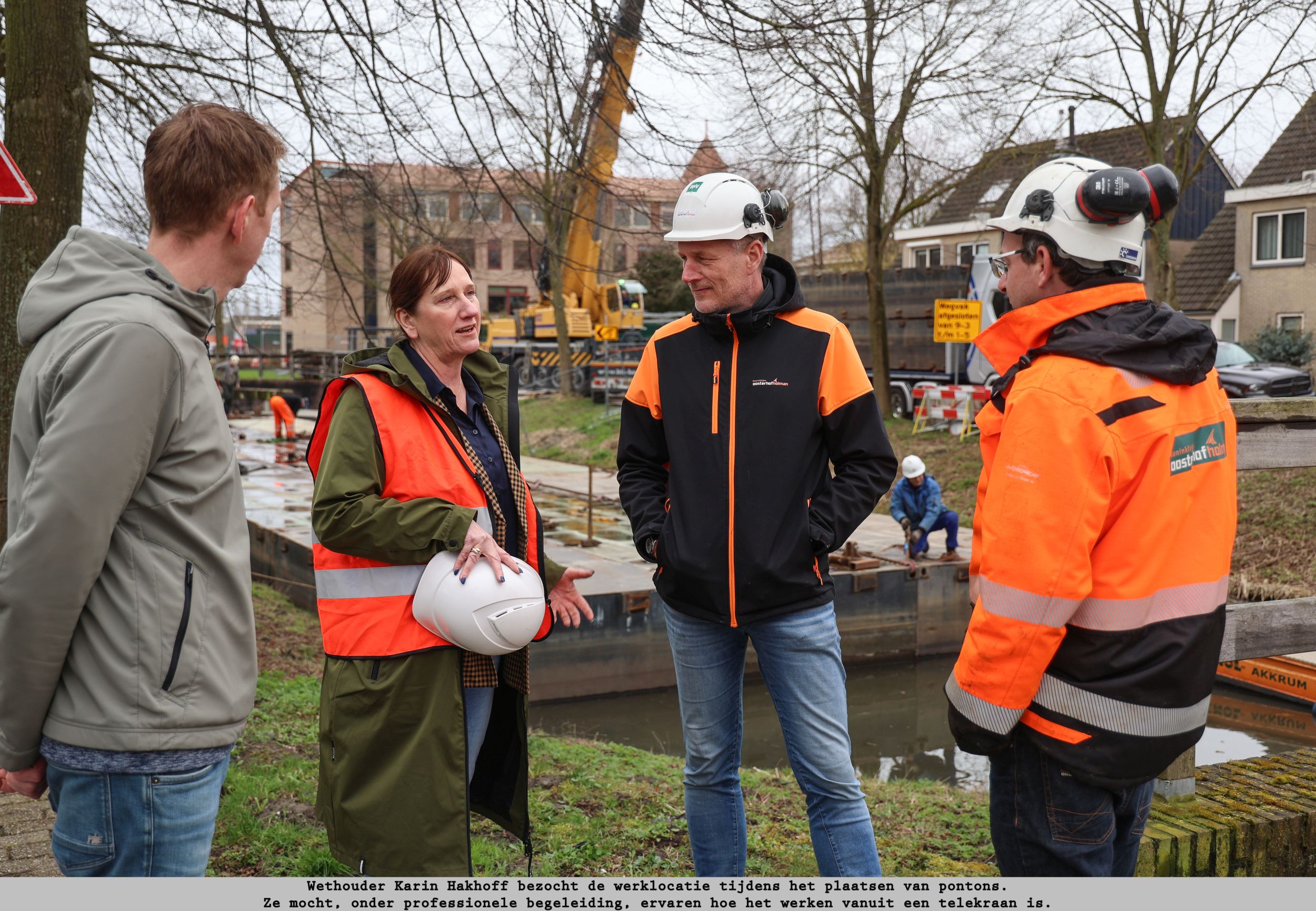 Fiets- en voetgangersbrug in de Kersenboogerd in Hoorn tijdens renovatie en verlegging