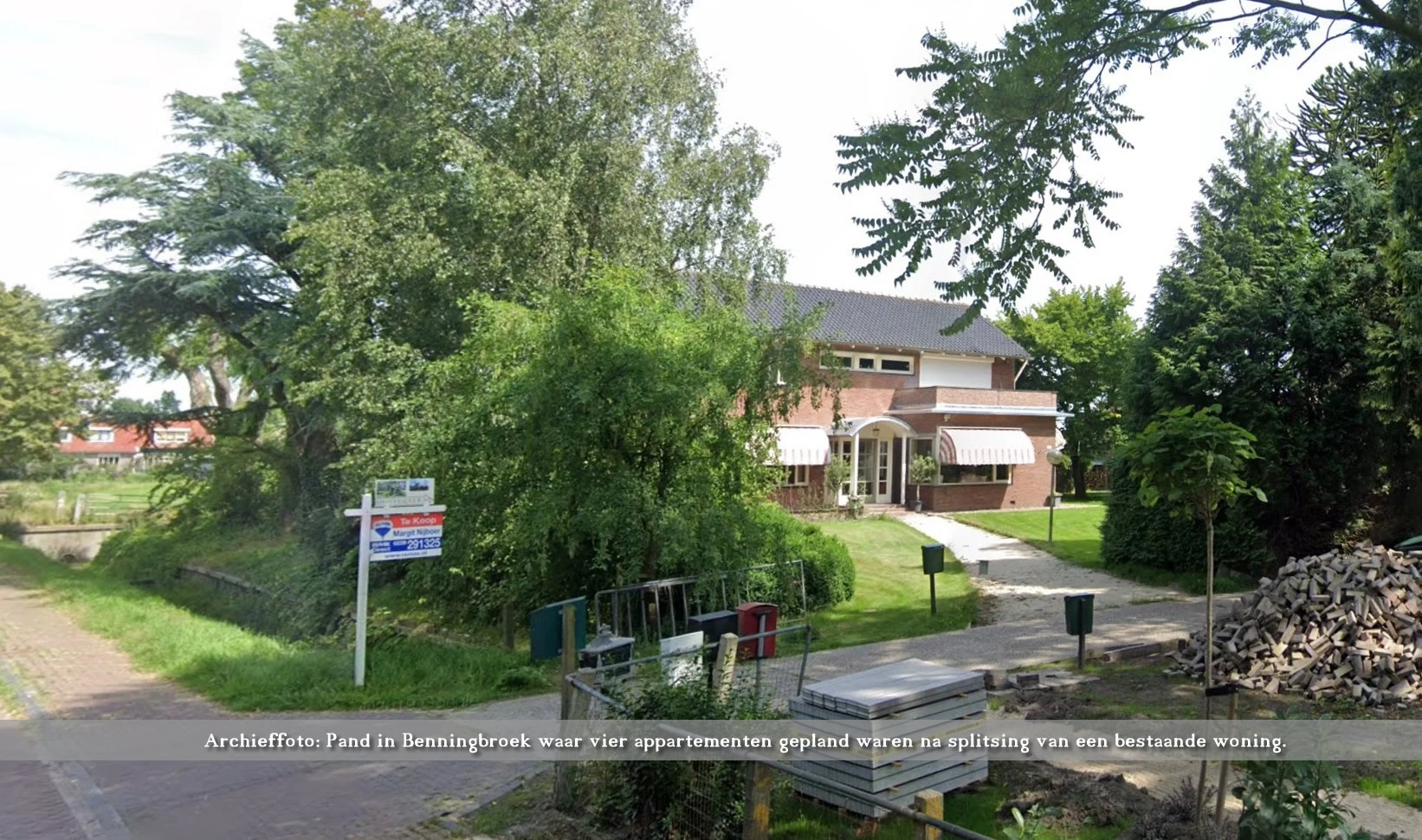 Pand in Benningbroek waar vier appartementen gepland waren na splitsing van een bestaande woning.