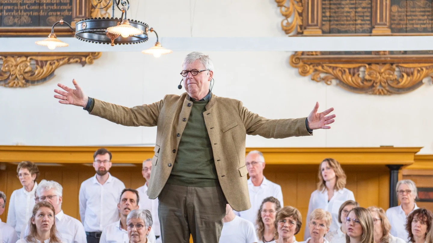 The Young Spirit Singers voeren de musical Petrus uit in de gereformeerde kerk in Andijk