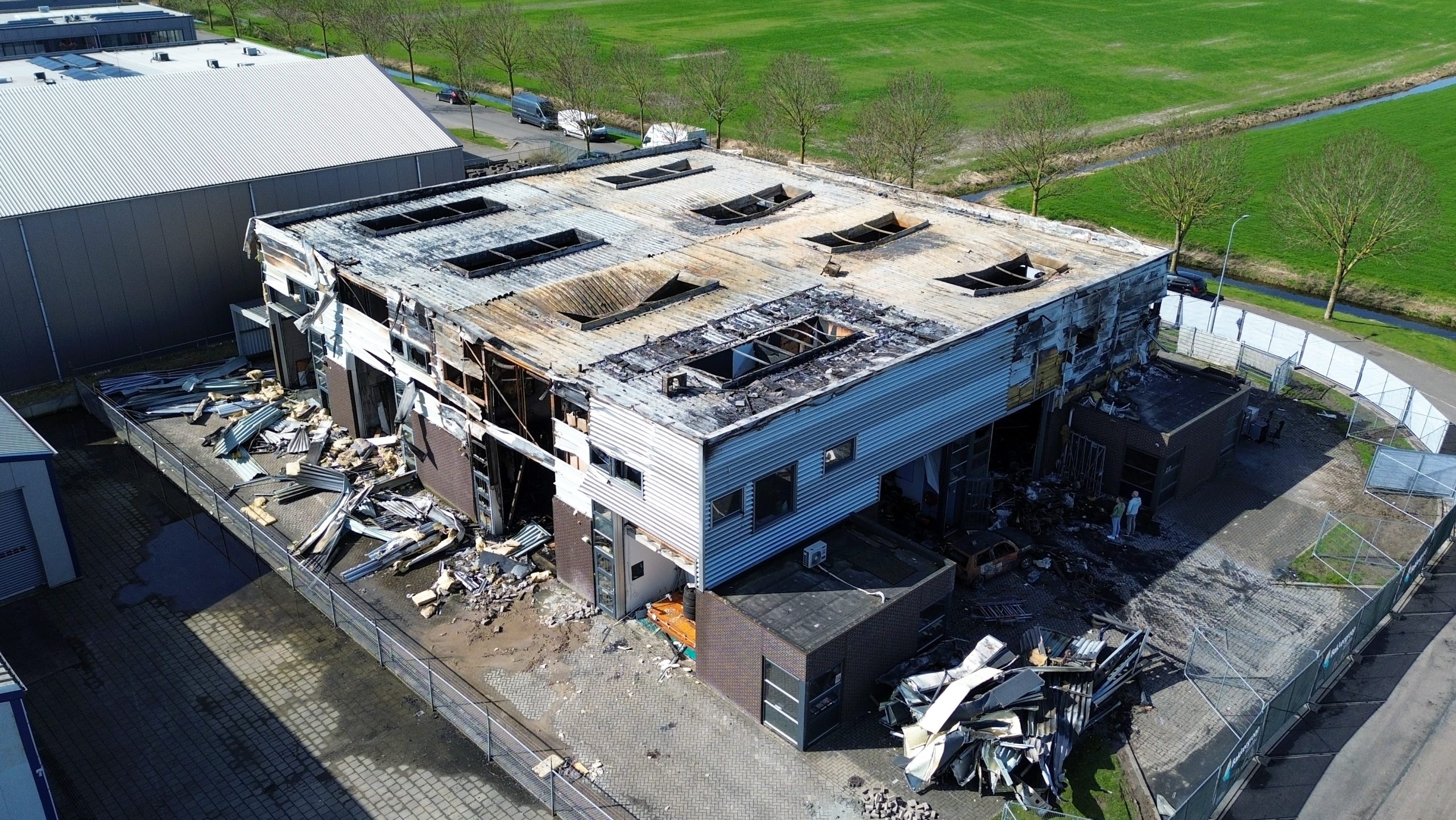 Hart huilt na grote brand in Obdam