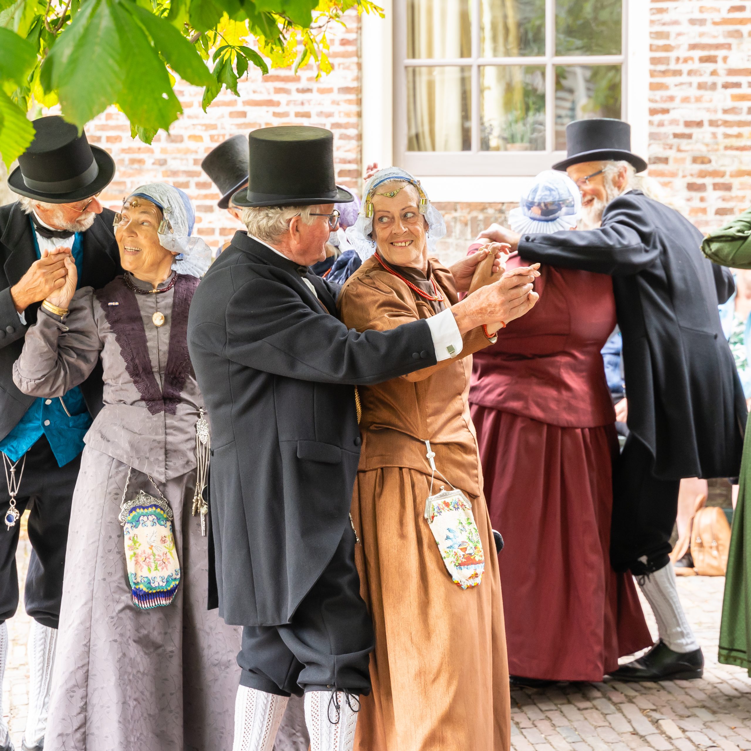 Spierdijker Dansers naar Huis van Oud in Wognum
