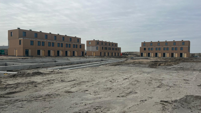 Terrein aan het Opperdoezerpad in Medemblik waar het azc voor 263 asielzoekers moet komen.