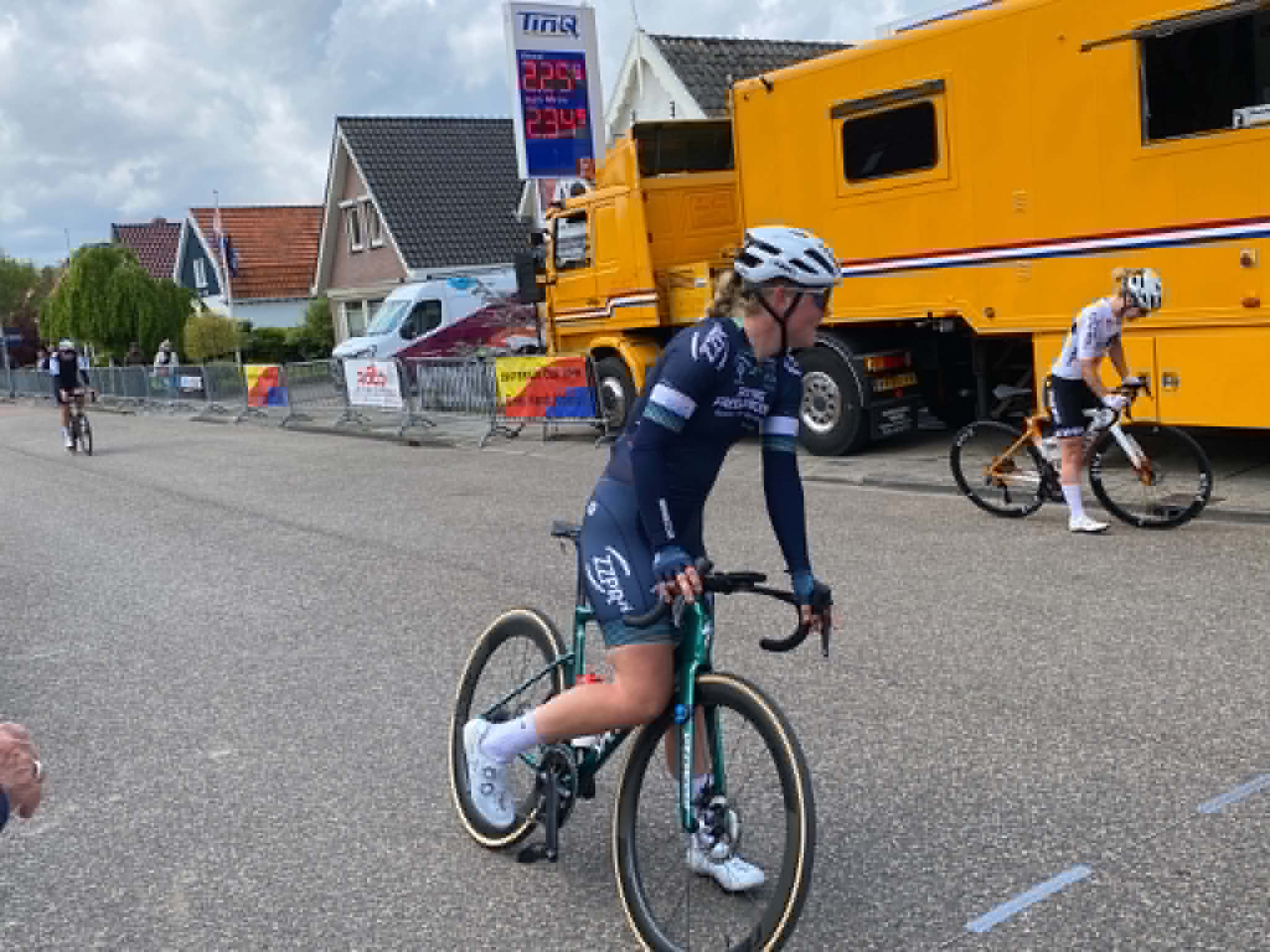 Melissa Mooijman wint Ronde van ’t Zand na sprint