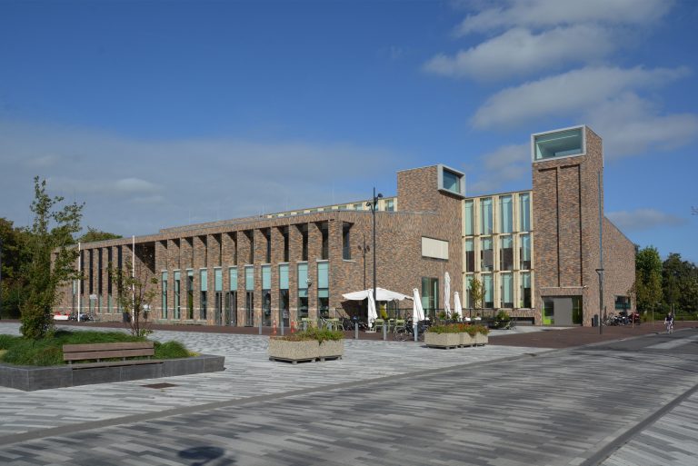 Nieuwe horecaondernemer gezocht voor locatie naast gemeentehuis Drechterland
