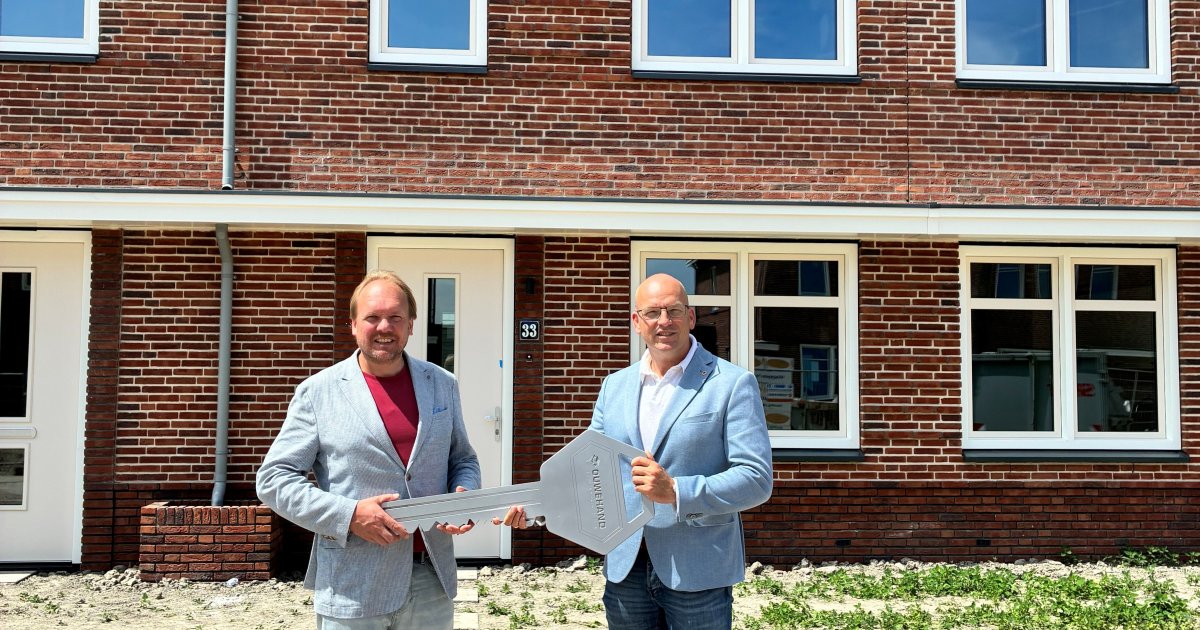 Zes huurwoningen opgeleverd in nieuwbouwwijk De Tuinen in Ursem