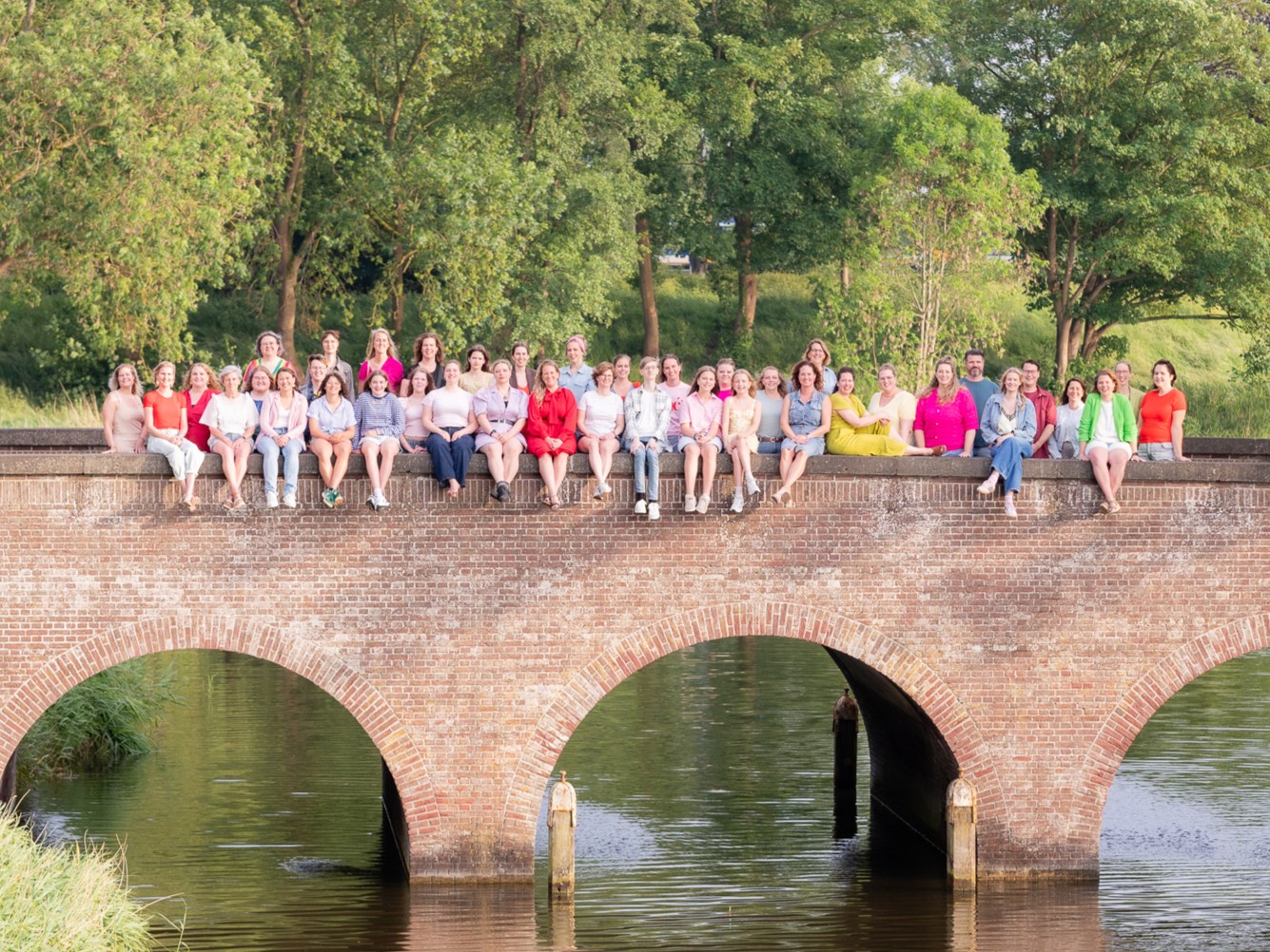 Reaching Hand geeft gratis openluchtconcert in Enkhuizen