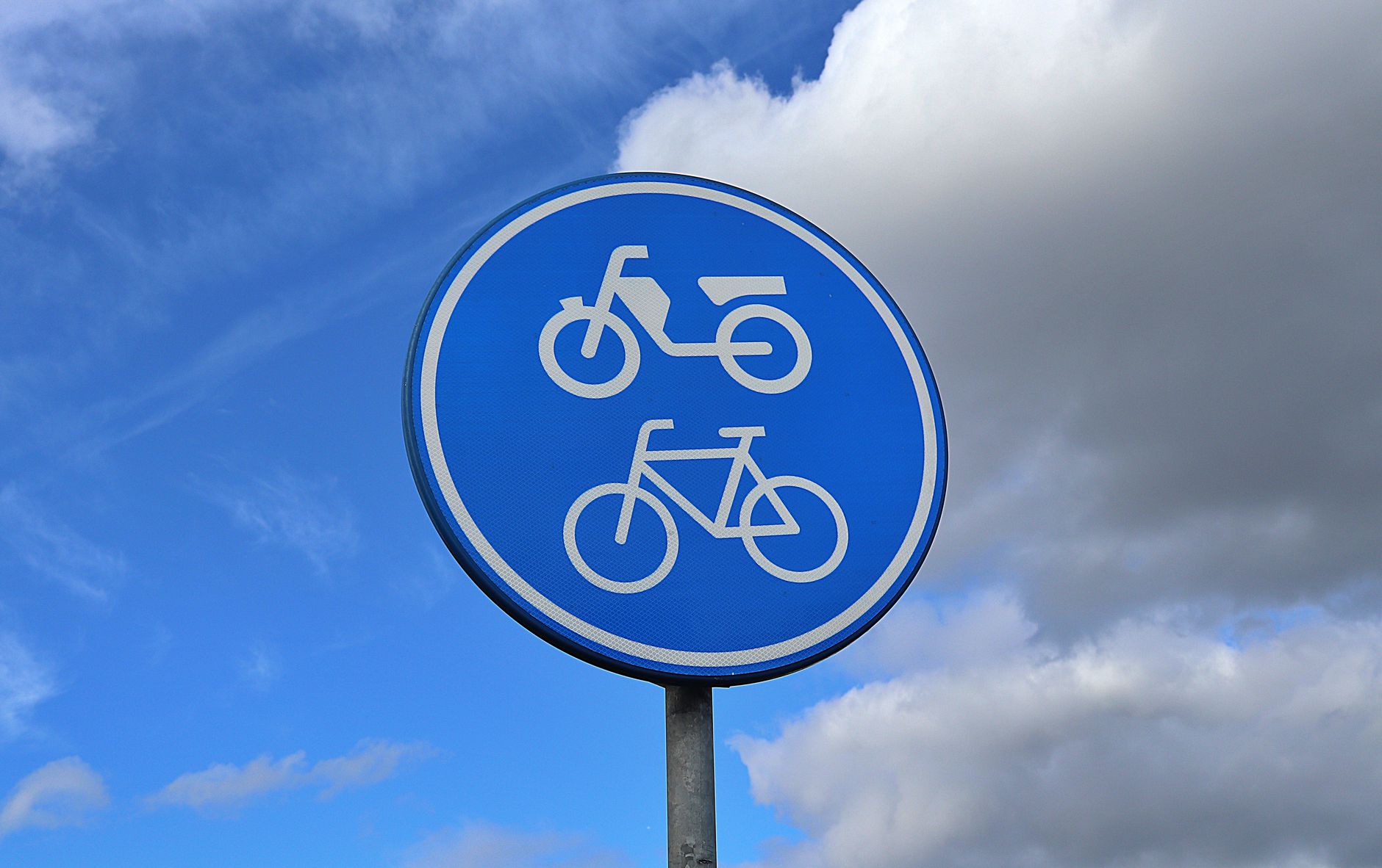 Verkeersbesluit Obdam: Bromfietspad Dorpsstraat wordt fietspad